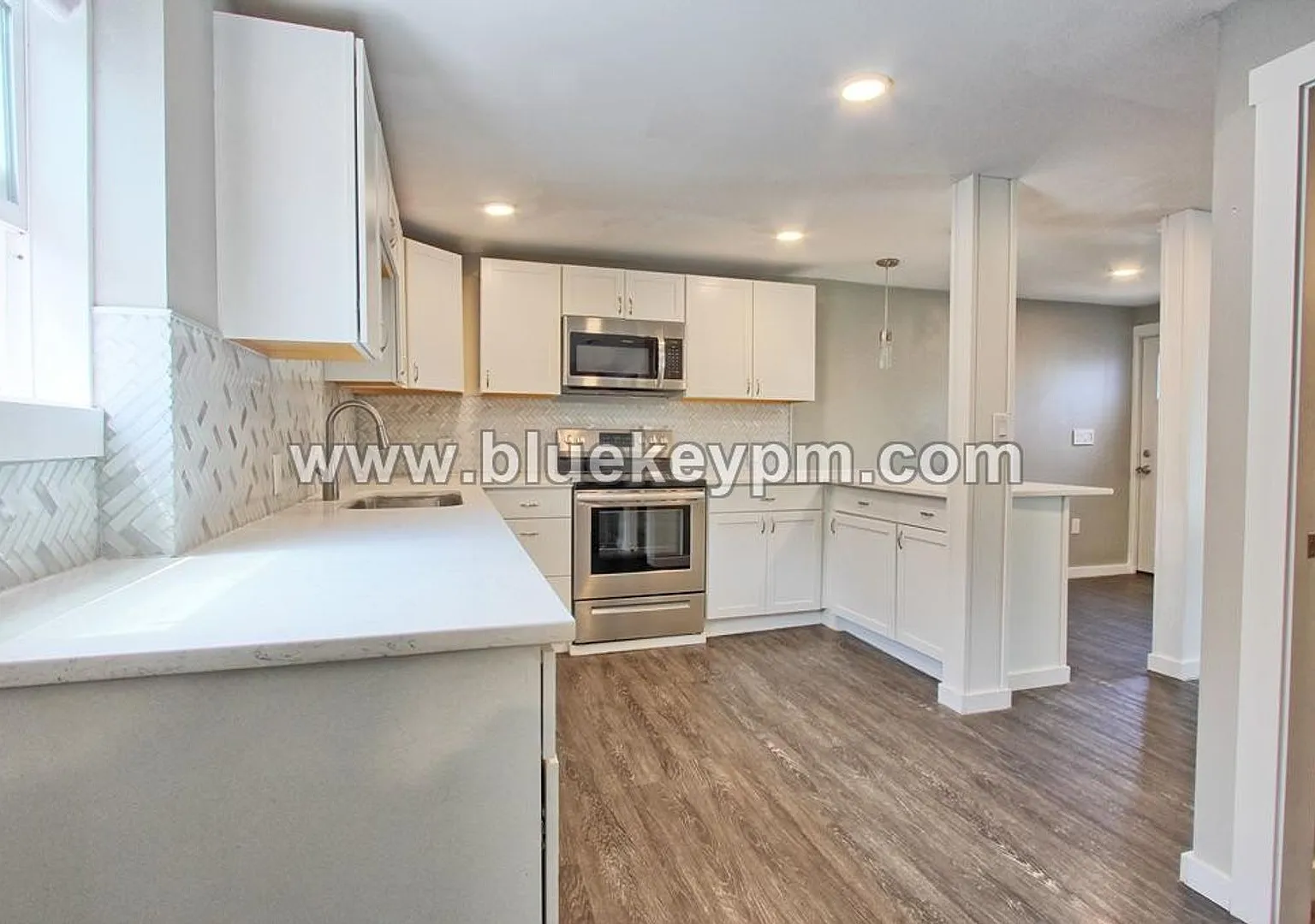 2 Bed, 1 Bath Unit in Triplex on Grant Street in Vancouver — Photo 4