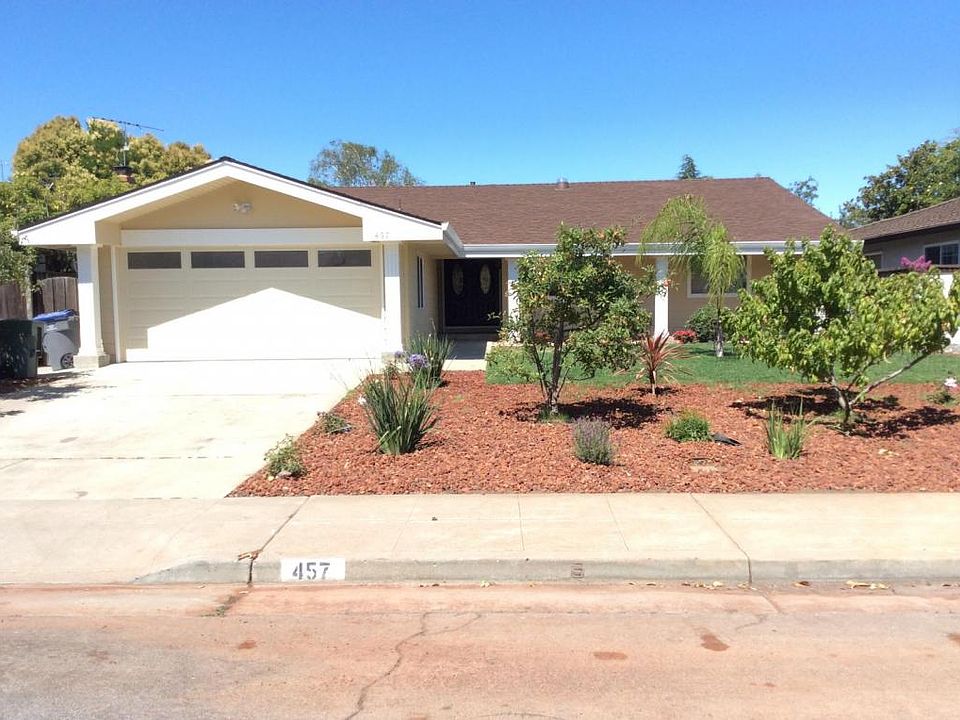 1st image of 457 Pin Oak Dr