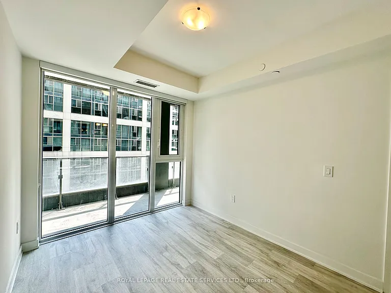 60 Princess St #338 — Photo 12