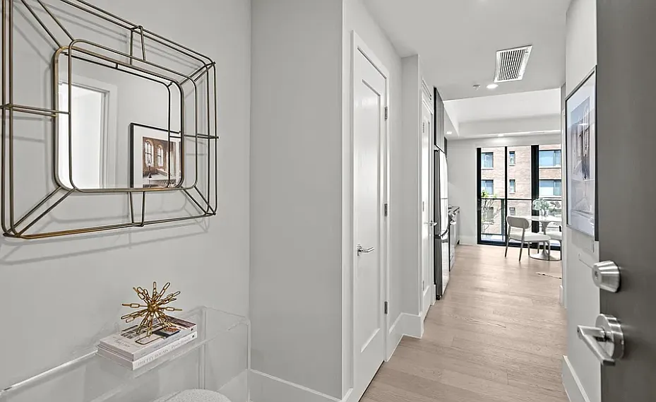 3219 Wisconsin Ave NW — Photo 4