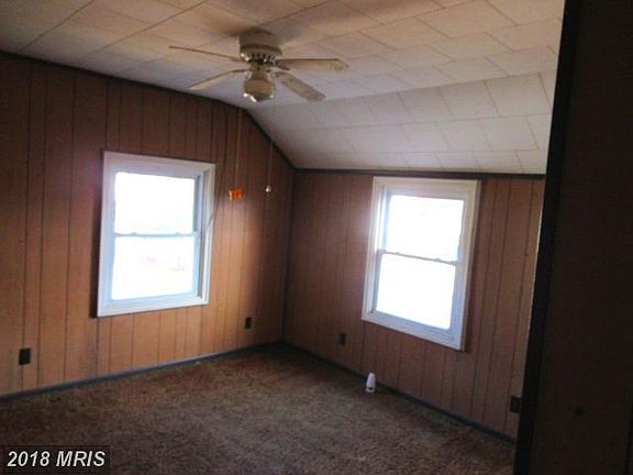 2nd image of 21675 Saratoga Dr