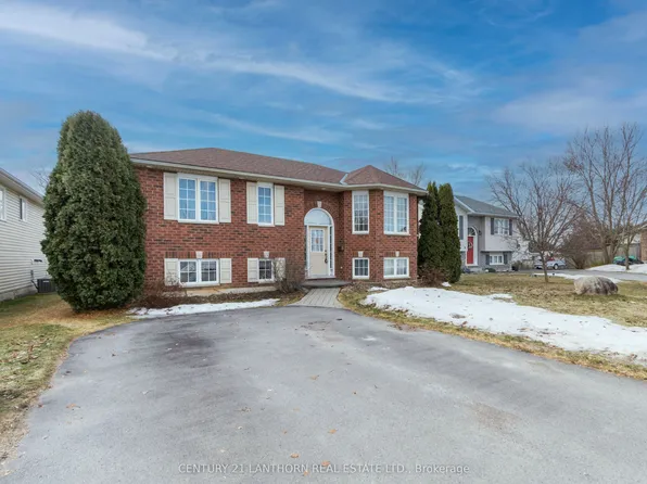 6 Chisholm Sq, Belleville, ON K8N 5Z4