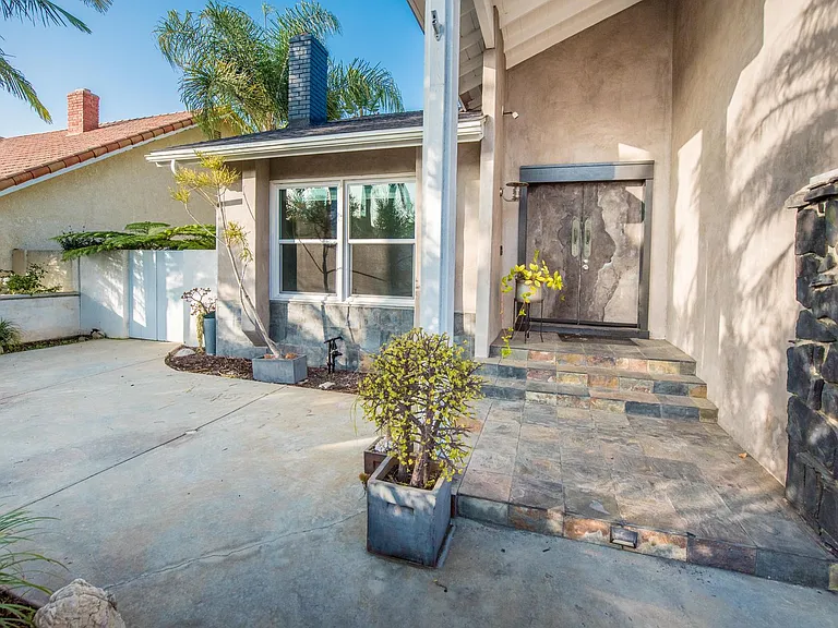 9941 Hot Springs Dr — Photo 3