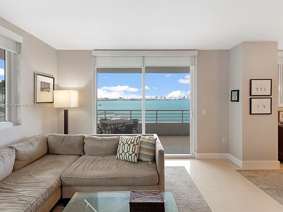 4th image of 1402 Brickell Bay Dr APT 901