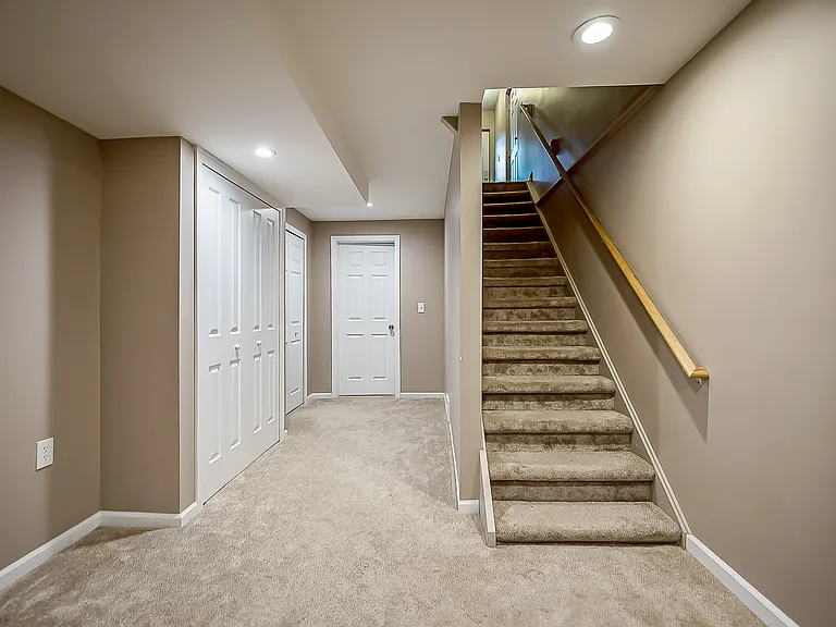 7666 Bishop Rd — Photo 39