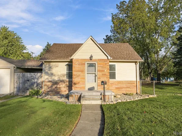 11634 Cardwell St, Livonia, MI 48150