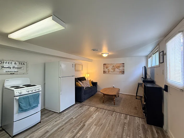 722 3rd St #3 — Photo 2
