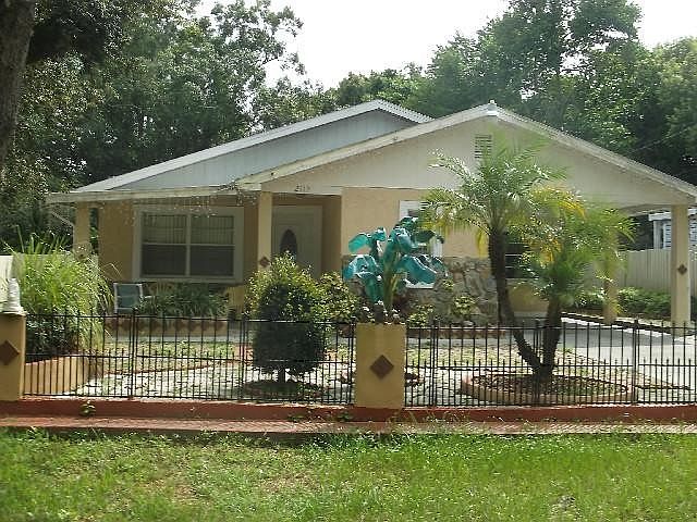 1st image of 2112 W Henry Ave