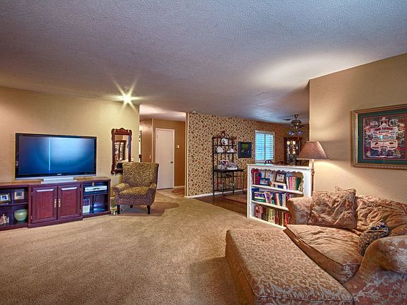 2nd image of 4315 NW 60th Pl