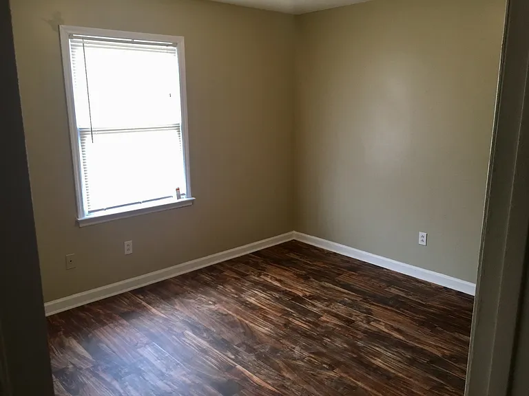 1502 Medland Dr — Photo 8