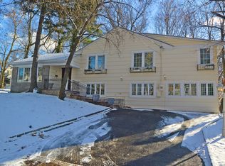 50 Fairview Ave, Great Neck, NY 11023