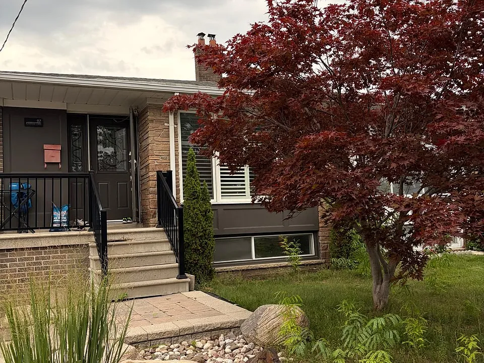 97 Elnathan Cres #BASEMENT