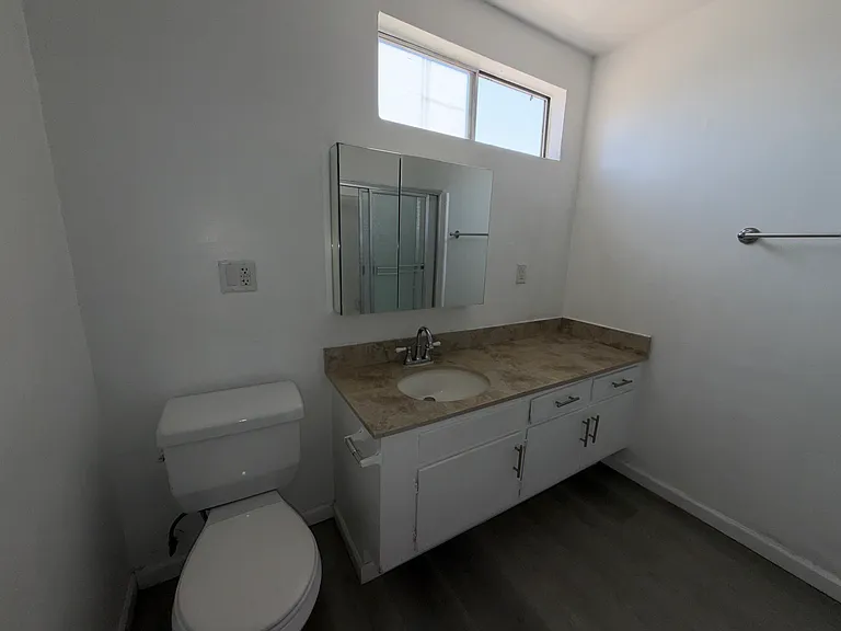 926 N Ardmore Ave #16 — Photo 19