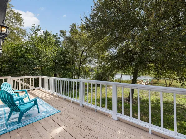 442 Big Bow, Smithville, TX 78957