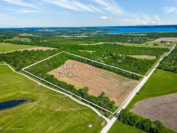4 Lone Star Rd, Paola, KS 66071