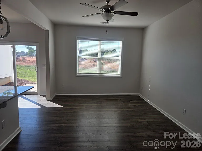 8185 Sheffield Dr — Photo 3