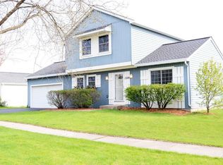 1320 Knoll Dr, Naperville, IL 60565