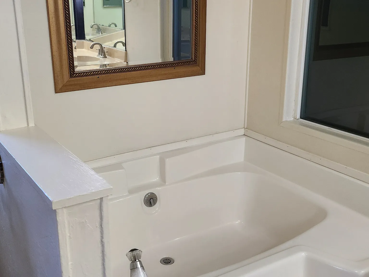 3 bed, $1,900 — Photo 3