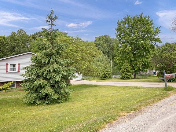 2nd image of 13 Valley View Dr