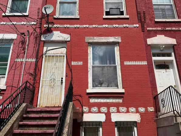 76 Union Street image 1 of 10