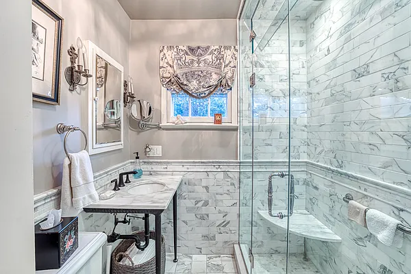 Sold by Century 21 American Homes | media 18