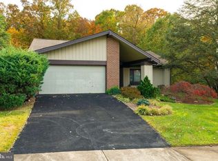 5906 Hall St, Springfield, VA 22152