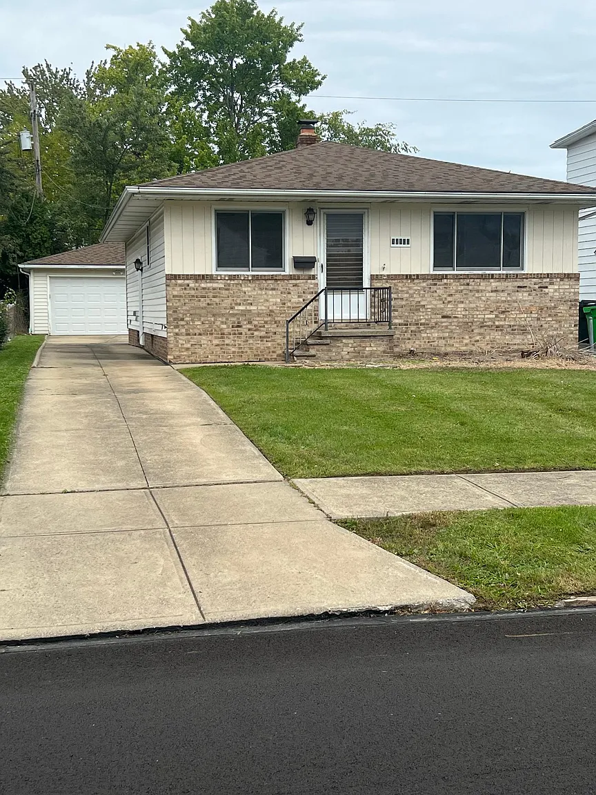 12905 Darlington Ave photo 1