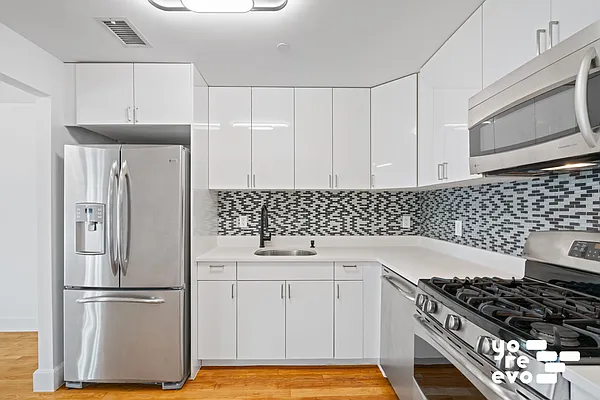 Rented by Yoreevo, LLC | media 4