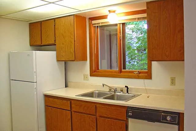 366 Westchester Sq N — Photo 7