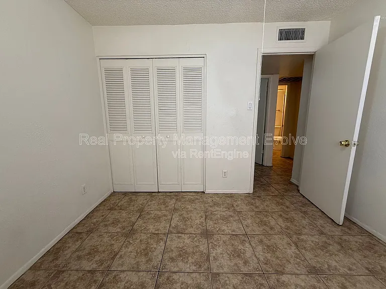 13829 N 48th Ave — Photo 17
