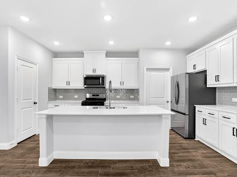 916 Lido Ln — Photo 16