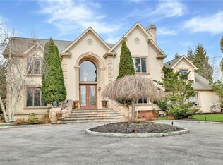 4 Saldi Ln, Valhalla, NY 10595