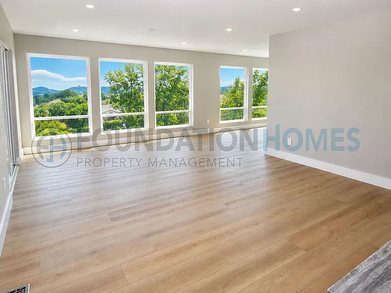 124 Esmeyer Dr — Photo 6