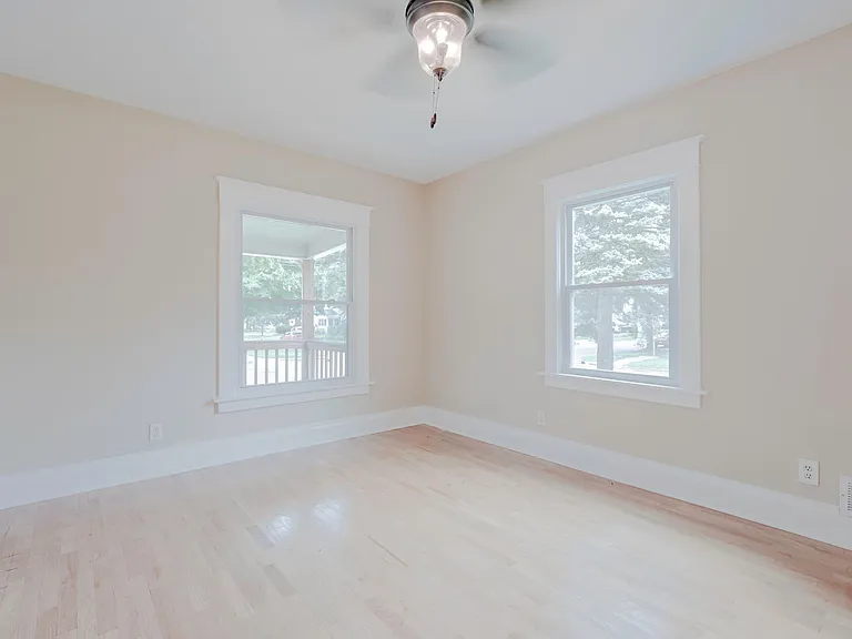 232 Lathrop St — Photo 3