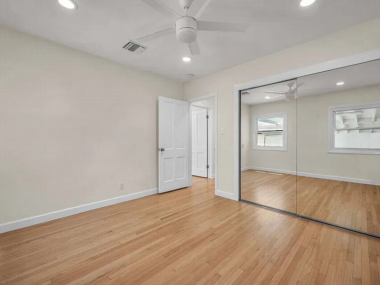 2828 Avenel St — Photo 13