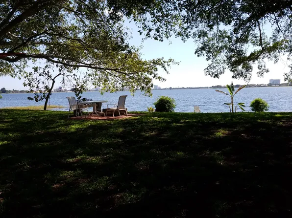 1692 39th St, West Palm Beach, FL 33407