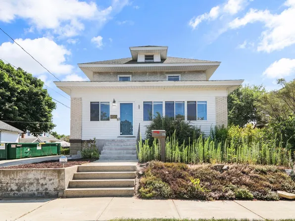 807 Cass St, Portage, WI 53901