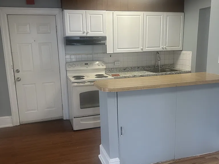 12 Summer St #2 — Photo 4