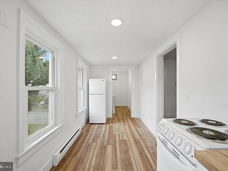 228 Cloud St #UPPER — Photo 9