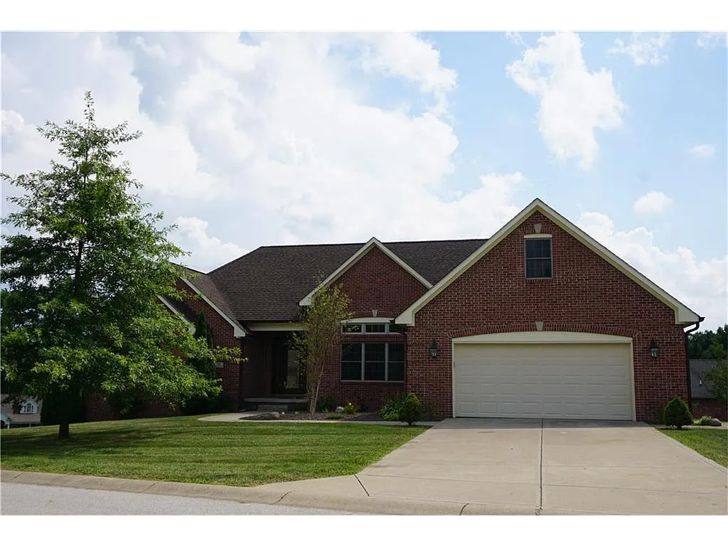 781 E Lincoln Trl photo 1