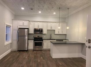 156 S Main St APT 5, Nappanee, IN 46550