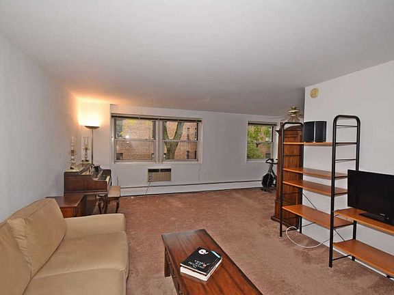 5th image of 45 Hill Park Ave APT 2M