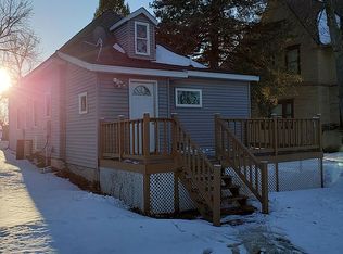 107 3rd St, Russell, MN 56169