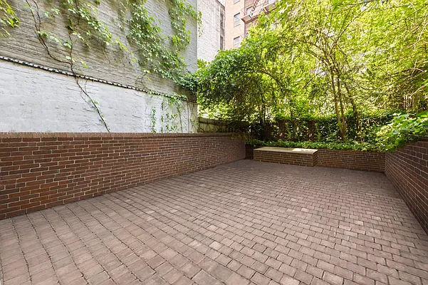 Rented by Compass | media 20