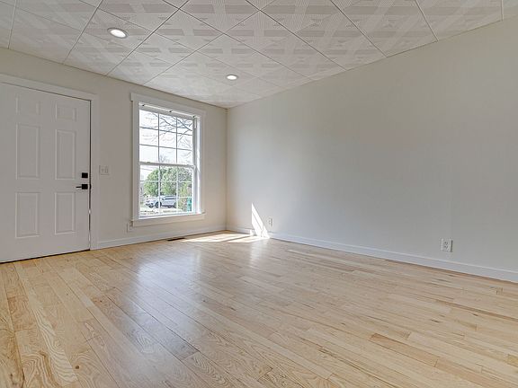 5th image of 108 Reveille Ct