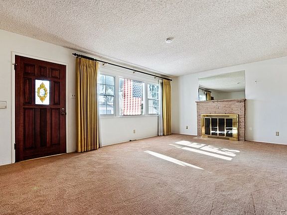 3rd image of 5221 Camellia Ave
