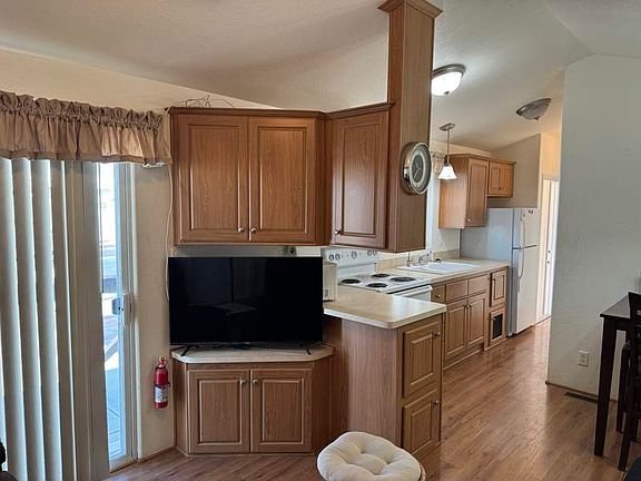 3rd image of 10442 N Frontage Rd #281