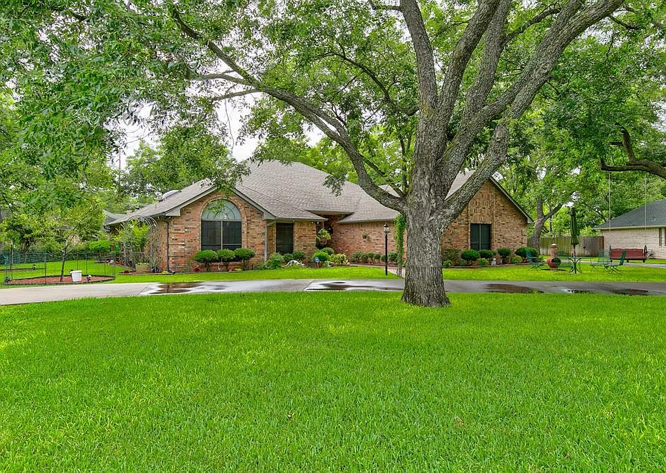 1st image of 8417 Westover Cir