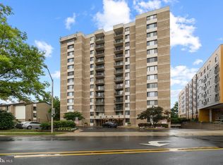 4 Monroe St, Rockville, MD 20850