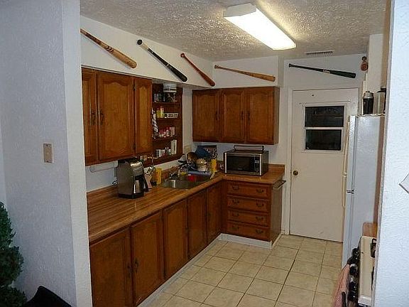 5th image of 2403 Lagoon Dr